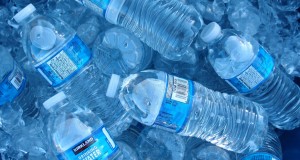 Attenzione: anche l’acqua in bottiglia scade